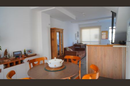 Casa de condomínio para alugar com 60m², 2 quartos e 1 vaga Casa de condomínio para alugar com 60m², 2 quartos e 1 vagaCozinha e sala