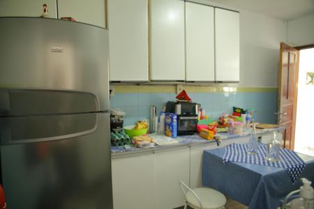 Casa à venda com 220m², 3 quartos e 2 vagasCozinha 