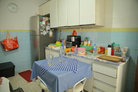 Casa à venda com 220m², 3 quartos e 2 vagasCozinha 