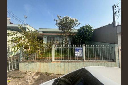 Casa à venda com 220m², 3 quartos e 2 vagasFachada 