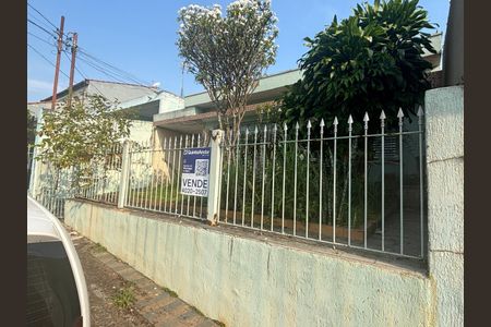 Casa à venda com 220m², 3 quartos e 2 vagasFachada 