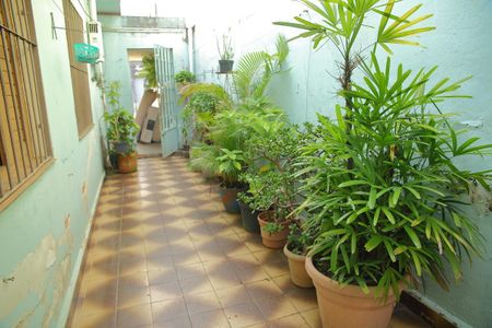 Casa à venda com 220m², 3 quartos e 2 vagasQuintal  lateral 