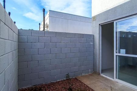 Casa de condomínio para alugar com 80m², 2 quartos e 1 vagaVaranda 