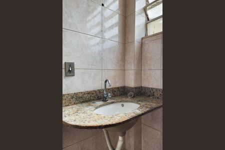 Apartamento para alugar com 60m², 2 quartos e sem vagaBanheiro 