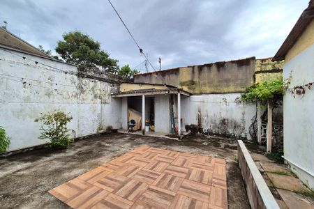 Casa à venda com 170m², 5 quartos e sem vaga Casa à venda com 170m², 5 quartos e sem vagaQuintal