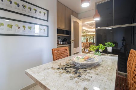 Apartamento à venda com 207m², 4 quartos e 3 vagas Apartamento à venda com 207m², 4 quartos e 3 vagasCopa