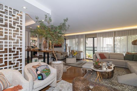 Apartamento à venda com 207m², 4 quartos e 3 vagas Apartamento à venda com 207m², 4 quartos e 3 vagasSala