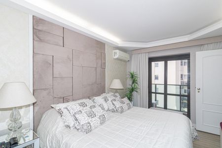 Apartamento à venda com 207m², 4 quartos e 3 vagas Apartamento à venda com 207m², 4 quartos e 3 vagasQuarto Suíte 1