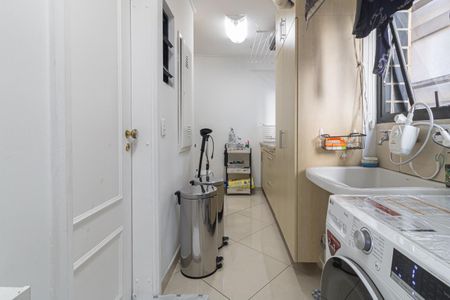 Apartamento à venda com 207m², 4 quartos e 3 vagas Apartamento à venda com 207m², 4 quartos e 3 vagasÁrea de Serviço