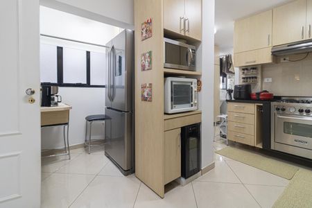 Apartamento à venda com 207m², 4 quartos e 3 vagas Apartamento à venda com 207m², 4 quartos e 3 vagasCozinha