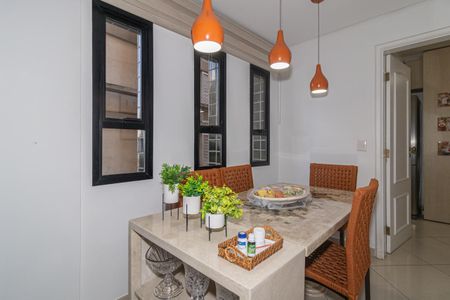 Apartamento à venda com 207m², 4 quartos e 3 vagas Apartamento à venda com 207m², 4 quartos e 3 vagasCopa