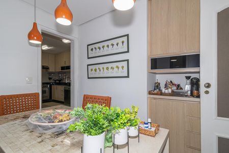 Apartamento à venda com 207m², 4 quartos e 3 vagas Apartamento à venda com 207m², 4 quartos e 3 vagasCopa