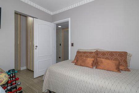 Apartamento à venda com 207m², 4 quartos e 3 vagas Apartamento à venda com 207m², 4 quartos e 3 vagasQuarto Suíte 2