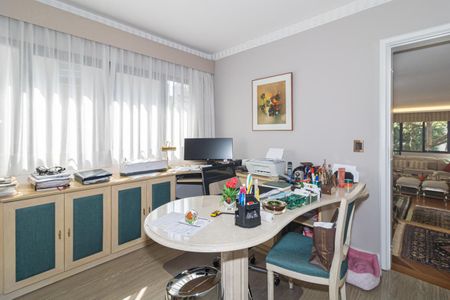 Apartamento à venda com 207m², 4 quartos e 3 vagas Apartamento à venda com 207m², 4 quartos e 3 vagasEscritório