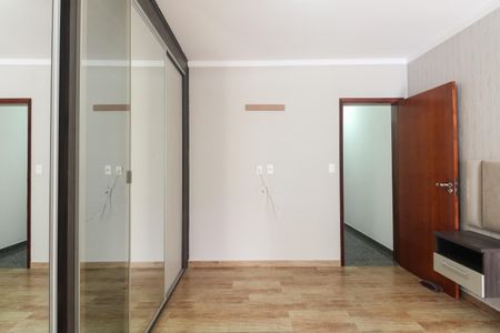 Casa para alugar com 135m², 3 quartos e 2 vagasSuíte 3