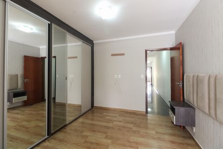 Casa para alugar com 135m², 3 quartos e 2 vagasSuíte 3