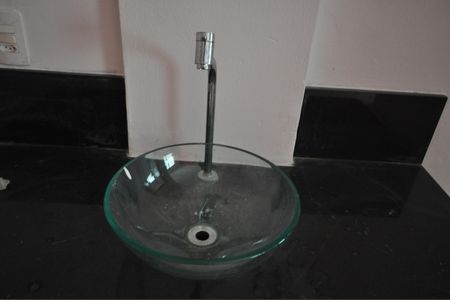 Banheiro de kitnet/studio para alugar com 1 quarto, 49m² em Vila Guilherme, São Paulo