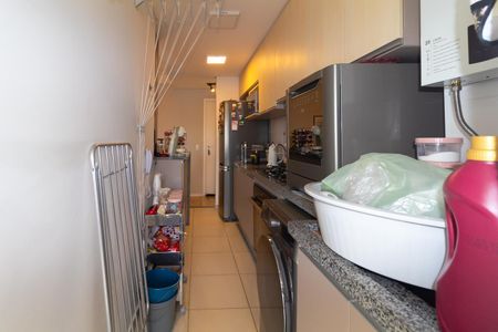 Apartamento à venda com 64m², 2 quartos e 1 vagaÁrea de Serviço