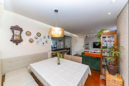 Apartamento à venda com 105m², 3 quartos e 2 vagasSala