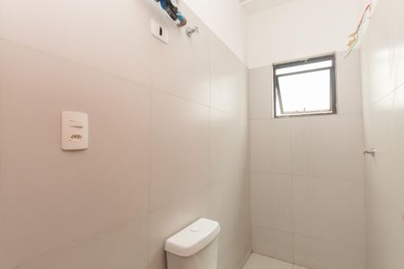 Banheiro de kitnet/studio para alugar com 1 quarto, 45m² em Vila Guilherme, São Paulo