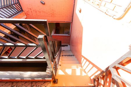 Casa à venda com 240m², 3 quartos e 6 vagasEscada