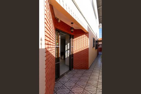Casa à venda com 240m², 3 quartos e 6 vagasEntrada