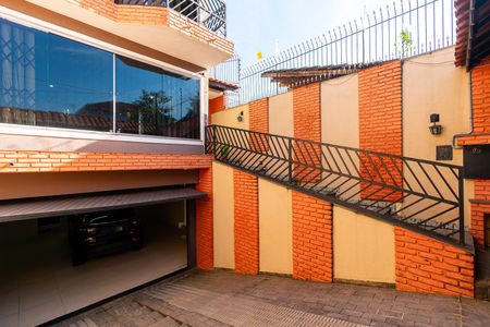 Casa à venda com 240m², 3 quartos e 6 vagasEntrada