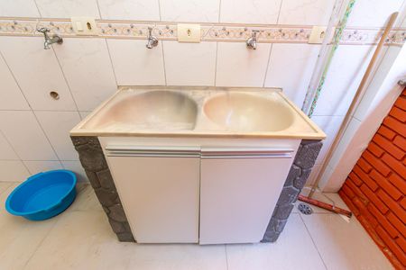 Casa à venda com 240m², 3 quartos e 6 vagasÁrea de Serviço