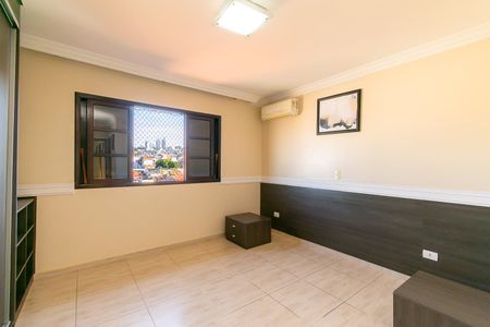 Casa à venda com 240m², 3 quartos e 6 vagasSuíte