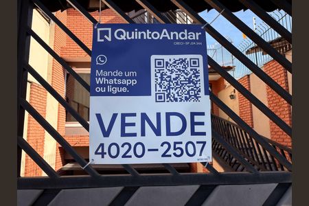 Casa à venda com 240m², 3 quartos e 6 vagasPlaca instalada