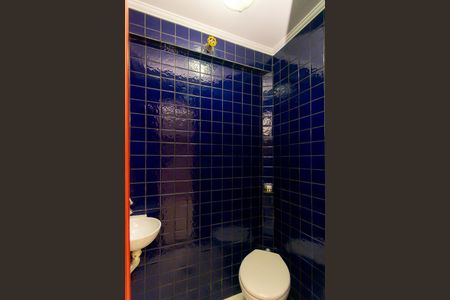 Casa à venda com 240m², 3 quartos e 6 vagasGaragem - Lavabo