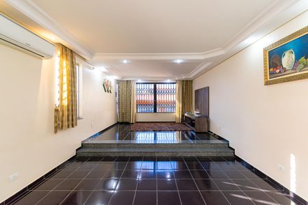 Sala de casa à venda com 3 quartos, 240m² em Vila California, São Paulo