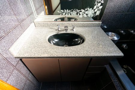 Casa à venda com 240m², 3 quartos e 6 vagasBanheiro da Suíte