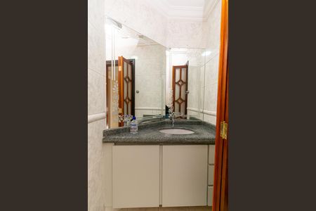 Casa à venda com 240m², 3 quartos e 6 vagasLavabo
