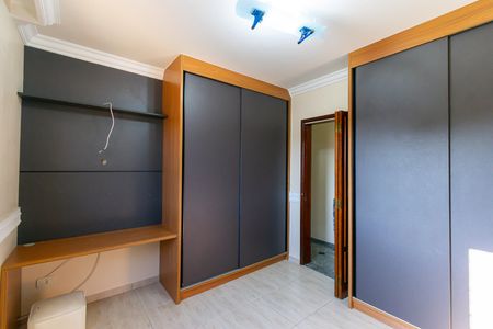Casa à venda com 240m², 3 quartos e 6 vagasQuarto 2