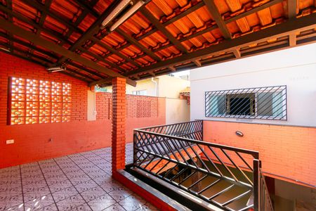 Casa à venda com 240m², 3 quartos e 6 vagasQuintal