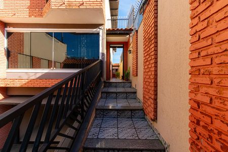 Casa à venda com 240m², 3 quartos e 6 vagasEntrada