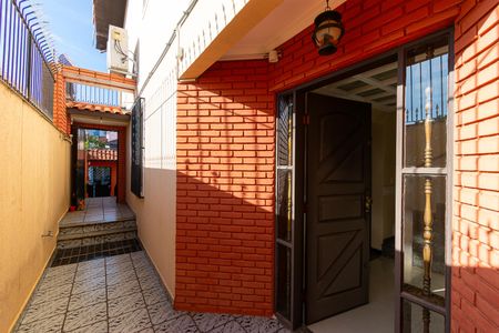 Casa à venda com 240m², 3 quartos e 6 vagasEntrada