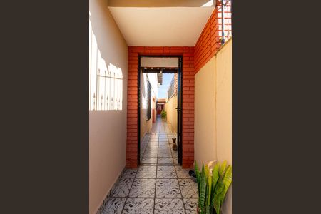 Casa à venda com 240m², 3 quartos e 6 vagasEntrada
