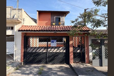 Casa à venda com 240m², 3 quartos e 6 vagasFachada