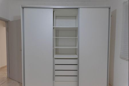 Apartamento à venda com 77m², 2 quartos e 1 vagaQuarto 2