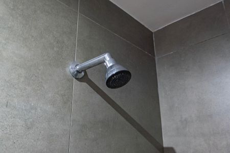 Banheiro de kitnet/studio para alugar com 1 quarto, 32m² em Pinheiros, São Paulo