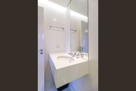 Apartamento à venda com 189m², 3 quartos e 2 vagasSuíte 3 - Banheiro