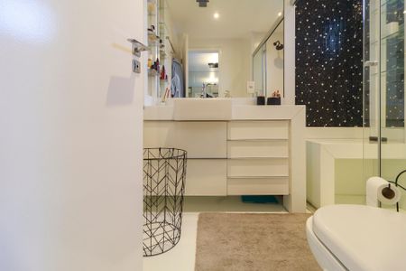 Apartamento à venda com 189m², 3 quartos e 2 vagasSuíte 2 - Banheiro