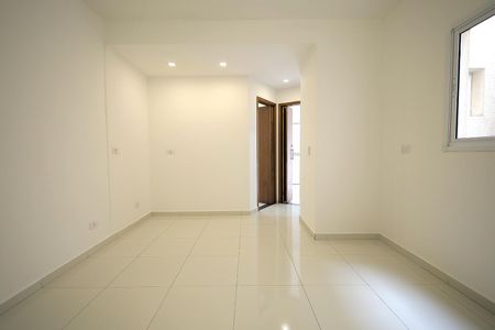 Sala de apartamento para alugar com 2 quartos, 90m² em Pinheirinho, Santo André