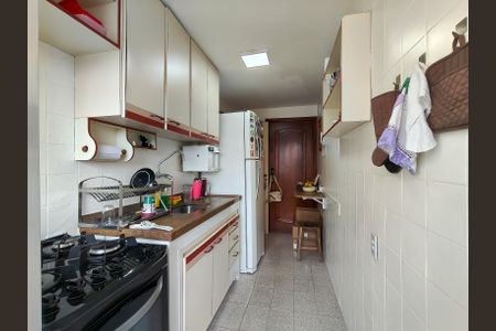 Apartamento para alugar com 77m², 2 quartos e 1 vagaCozinha