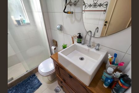 Apartamento para alugar com 77m², 2 quartos e 1 vagaBanheiro Corredor