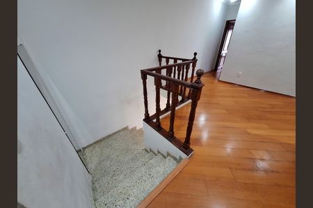 Casa para alugar com 400m², 4 quartos e 2 vagas Casa para alugar com 400m², 4 quartos e 2 vagasHall