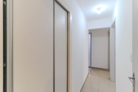 Corredor de apartamento à venda com 3 quartos, 100m² em República, São Paulo