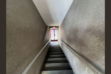 Apartamento à venda com 18m², 1 quarto e sem vagaEscada